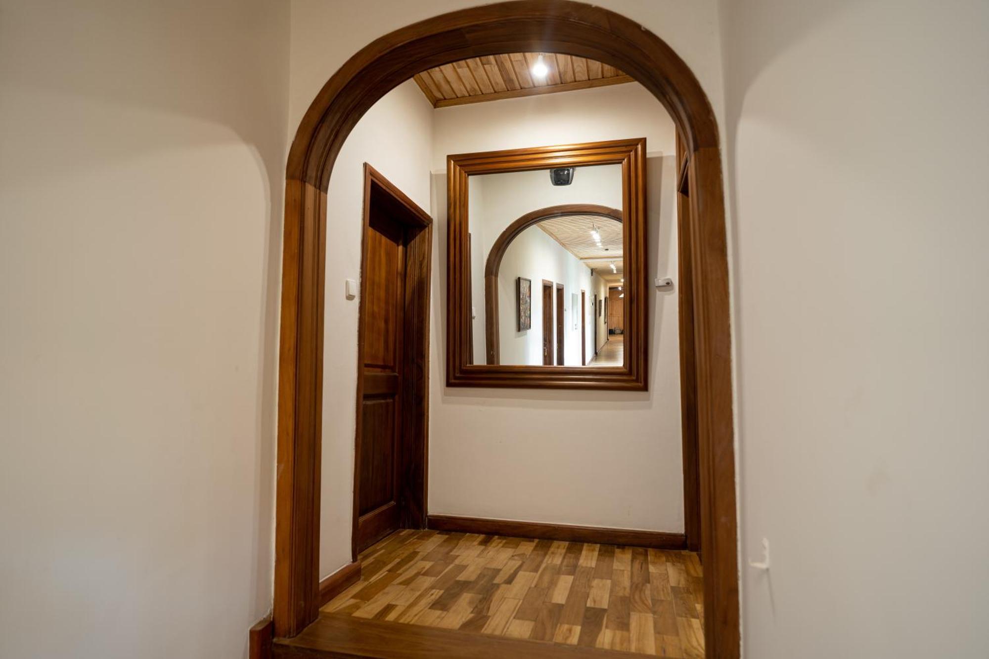 Esther'S Hotel อักกรา ภายนอก รูปภาพ