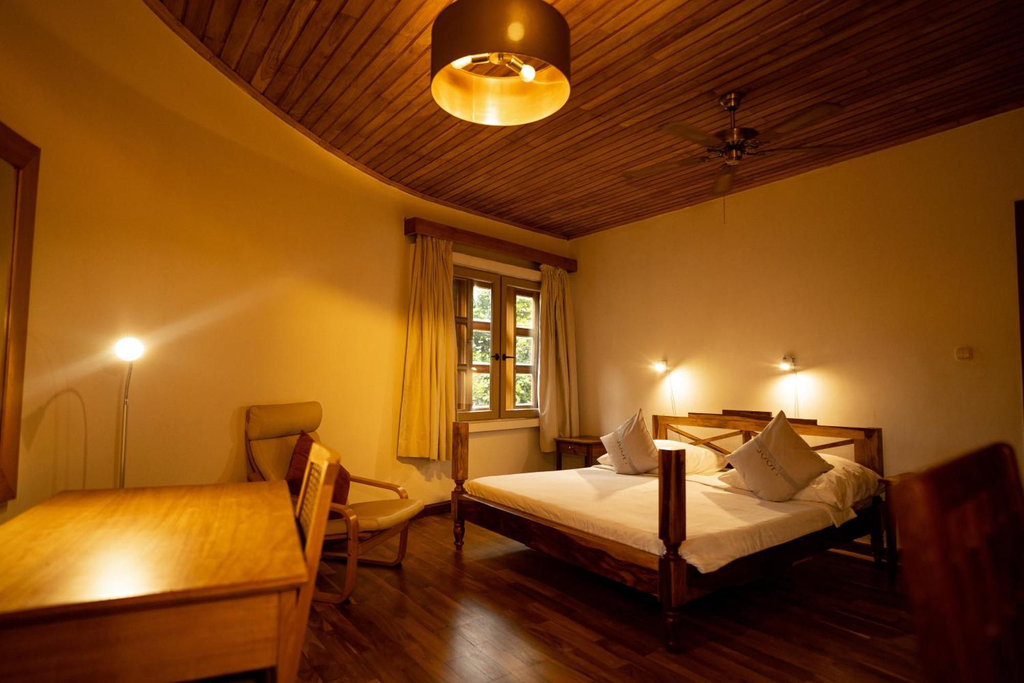 Esther'S Hotel อักกรา ภายนอก รูปภาพ